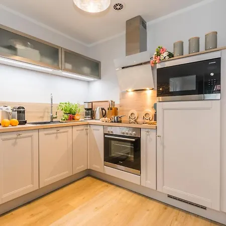 Barther Str_10 _seeschwalbe_ * Zingst